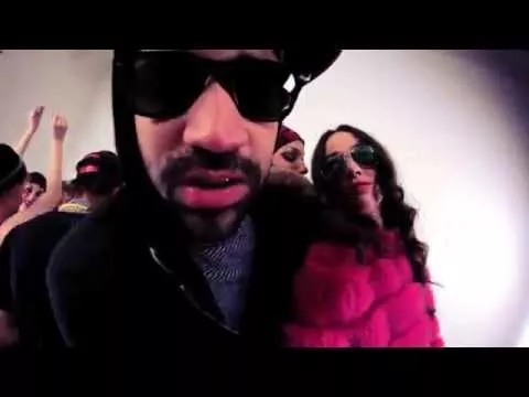 Illustration pour Clip&nbsp;: Sisyphus « Booty Call »