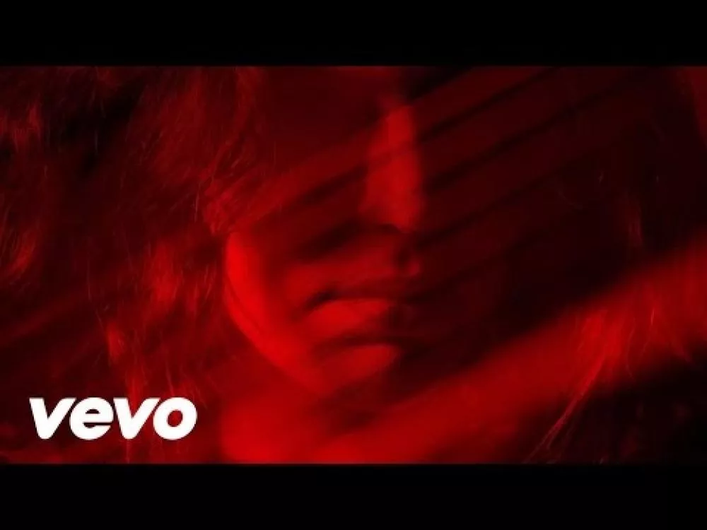 Illustration pour Clip&nbsp;: Paradis – « Toi et moi »