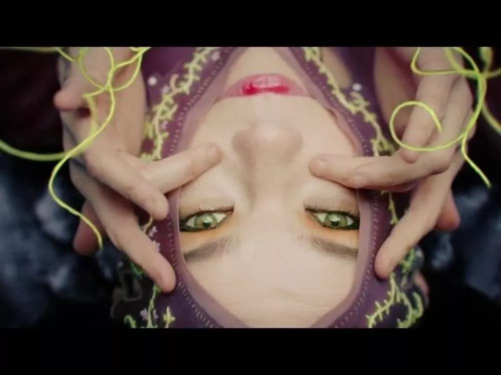 Illustration pour Réalité virtuelle pour « Stonemilker », le nouveau clip de Björk