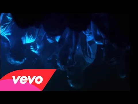 Illustration pour Etienne de Crécy&nbsp;: un clip plein de bisous pour « You »