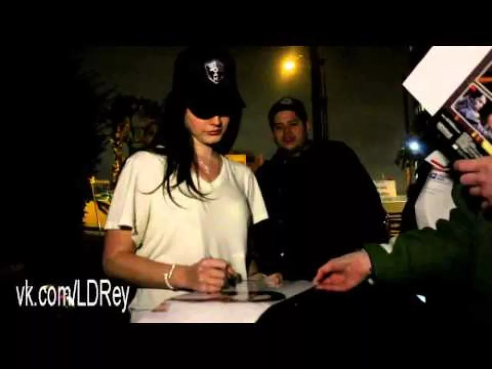 Illustration pour Lana Del Rey fait une bourde et balance la date de sortie de son album