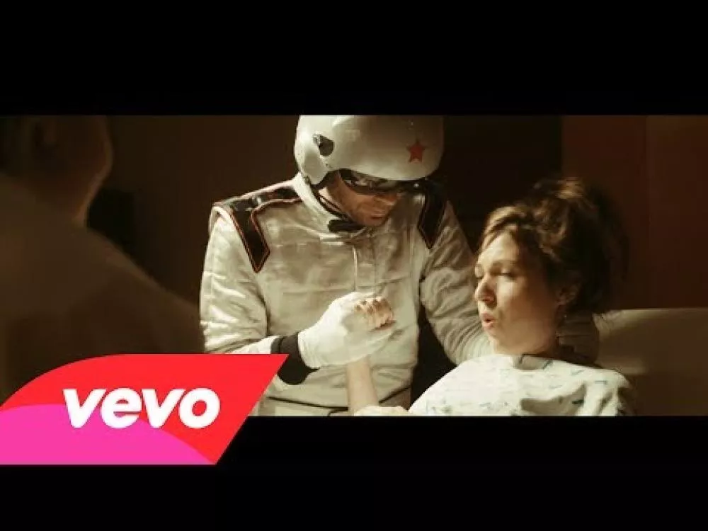 Illustration pour Clip: Cascadeur – « Ghost Surfer »