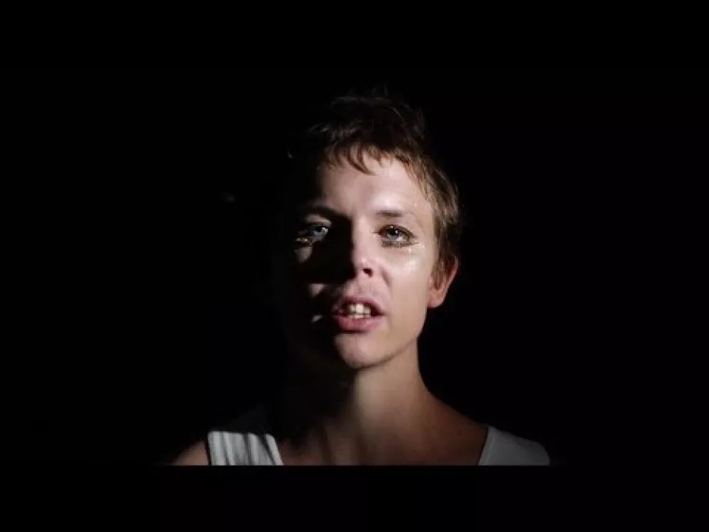 Illustration pour Nick Allbrook (ex-Tame Impala) revient avec un morceau assorti d&rsquo;un clip pailleté