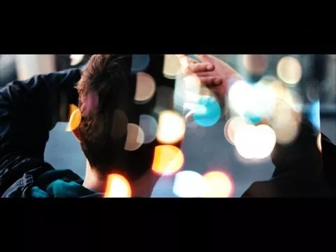 Illustration pour Clip: Damon Albarn – « Lonely Press Play »