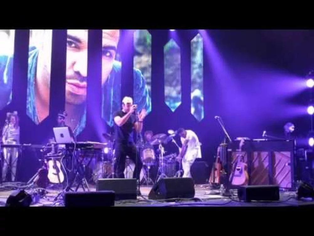 Illustration pour Sufjan Stevens reprend « Hotline Bling » de Drake en live