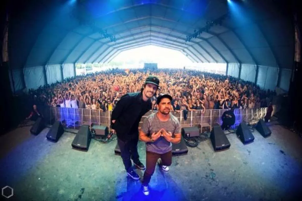 Illustration pour Exclu&nbsp;: Alltta (20Syl et Mr J. Medeiros) a repris Son Lux