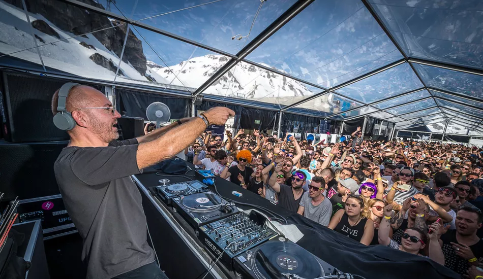 Illustration pour Seth Troxler b2b Ricardo Villalobos et Kerri Chandler au Caprices festival