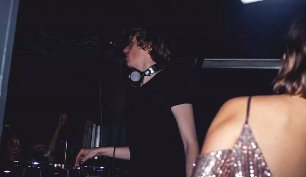 Illustration pour En direct de Daniel Avery « all night long » au Rex Club