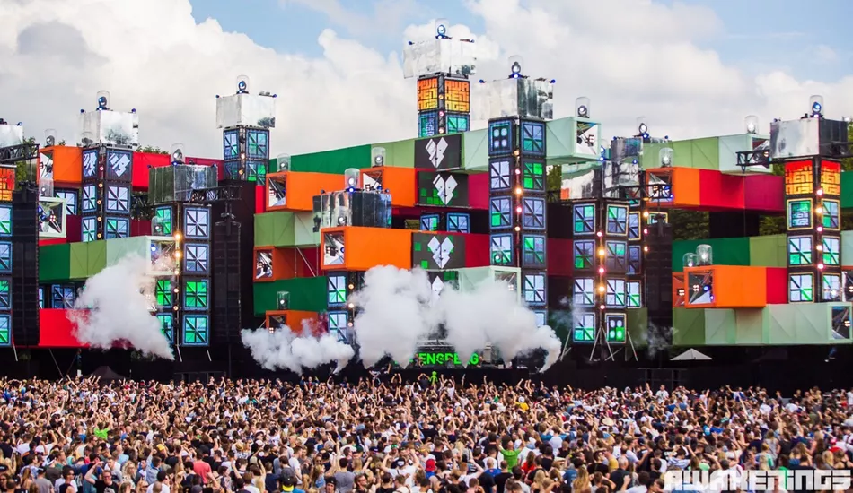 Illustration pour Ricardo Villalobos, Maceo Plex et Floorplan au festival Awakenings