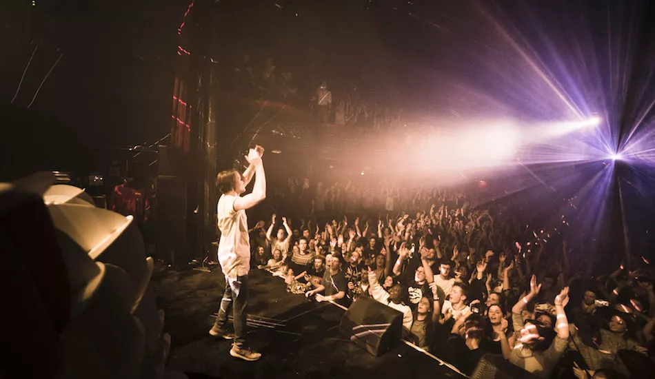 Illustration pour En direct de Møme à La Cigale