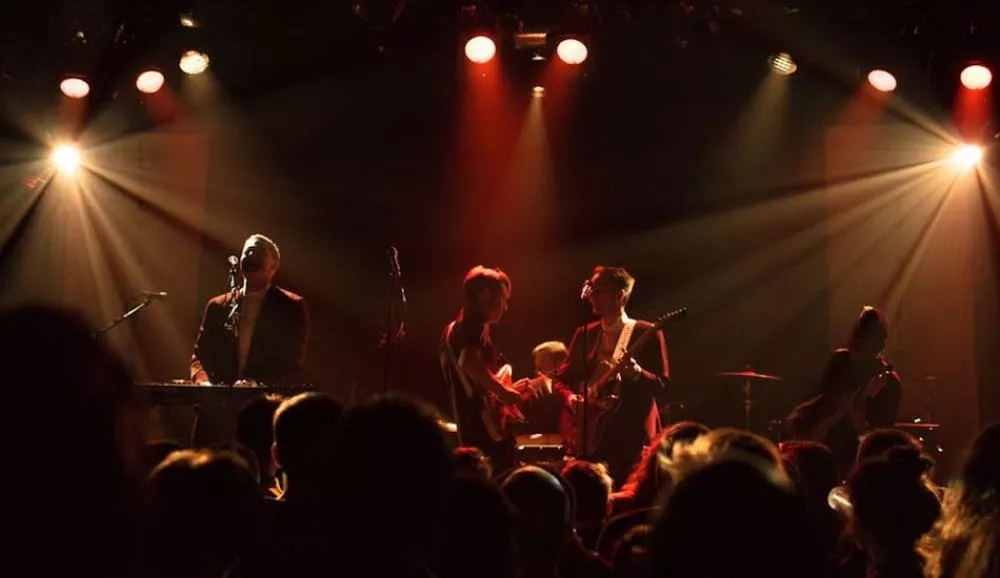 Illustration pour En direct de Her et Grand Blanc au festival des Aventuriers à Fontenay-sous-Bois