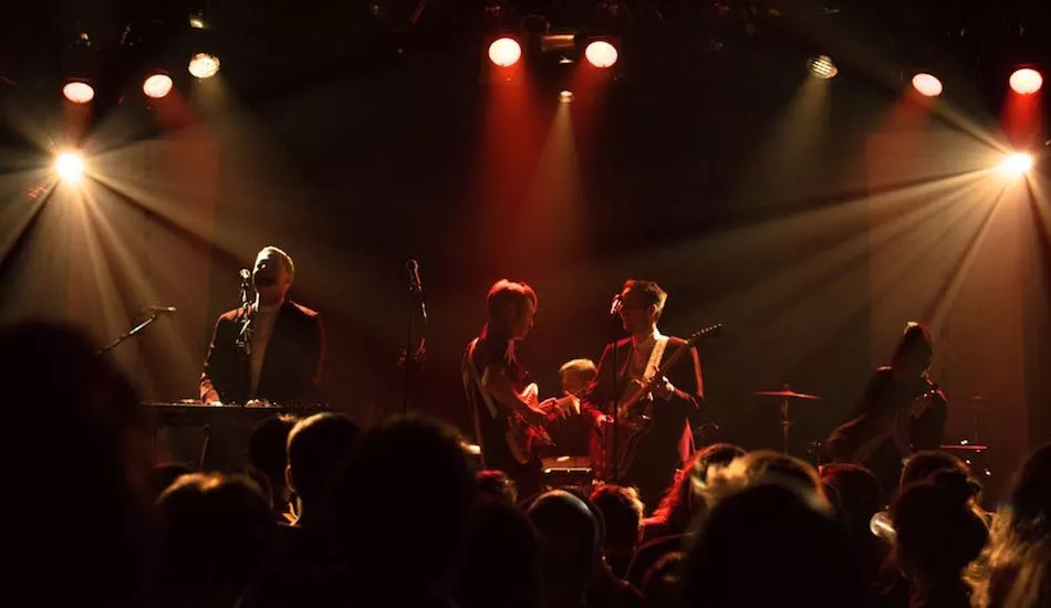 Illustration pour En direct de Her et Grand Blanc au festival des Aventuriers à Fontenay-sous-Bois