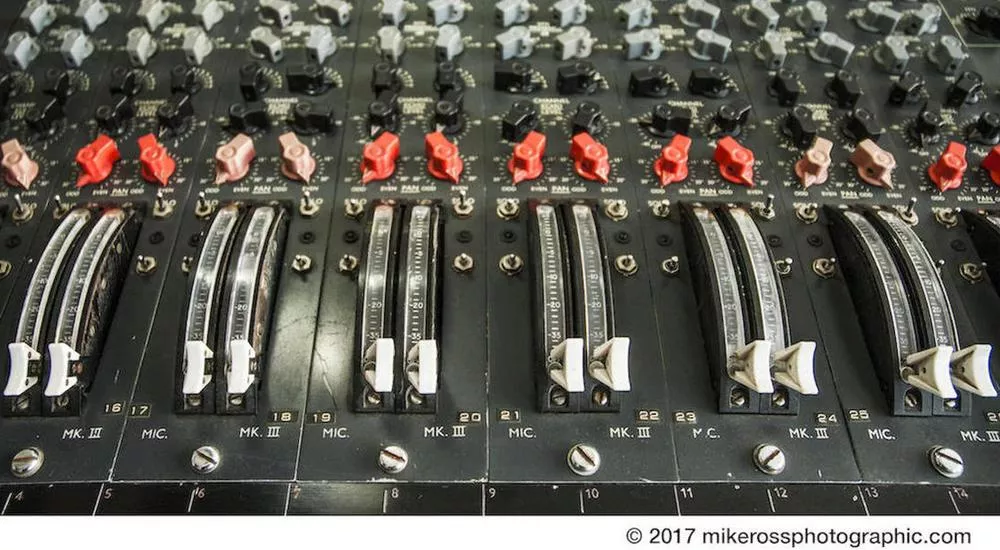 Illustration pour consolepinkfloyd3