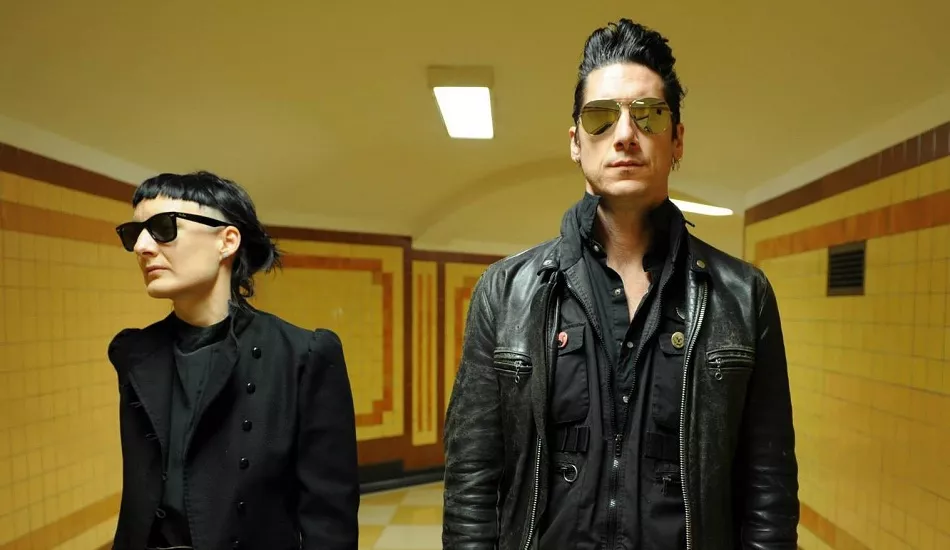 Illustration pour Chronique&nbsp;: ADULT. – « Detroit House Guests »