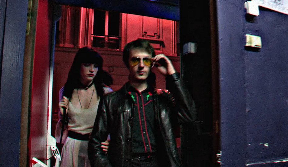 Illustration pour La Femme en vadrouille à Strasbourg Saint-Denis dans son nouveau clip