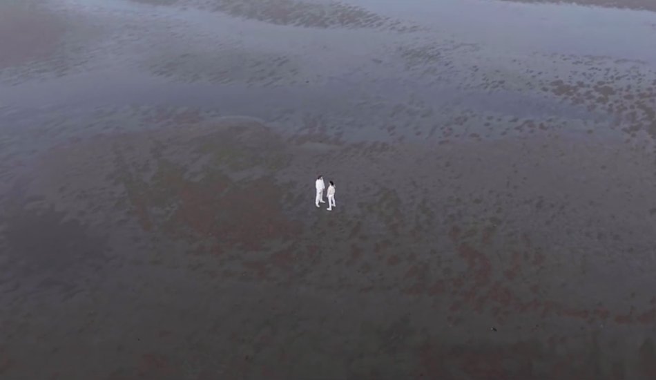 Illustration pour You Man offre un magnifique clip au titre « When We Fall » (ft. Jérôme Voisin)