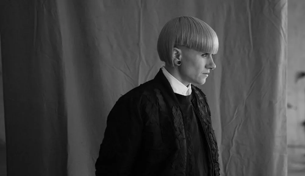 Illustration pour « We Are Data » de Chicks On Speed remixé par Cora Novoa, en hommage à Bradley Manning et Edward Snowden