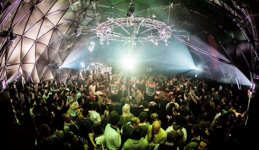 Illustration pour En direct du DGTL Festival à Amsterdam