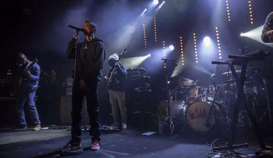 Illustration pour En direct de The Internet au Trabendo