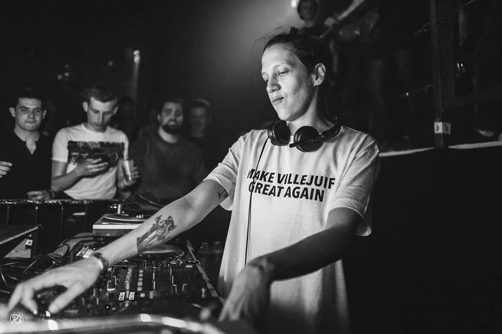 Illustration pour AZF et la jeune garde techno française en DJ set contre le sida