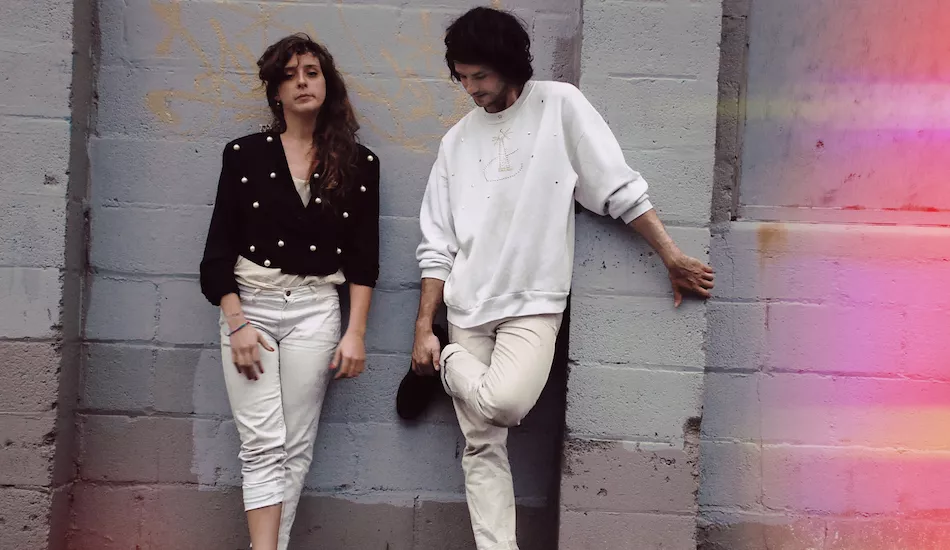 Illustration pour « Chariot », premier inédit rêveur de la nouvelle compilation de Beach House