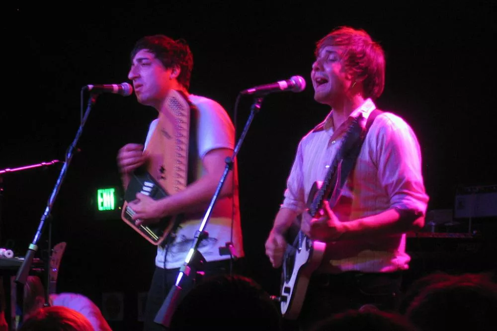 Illustration pour Grizzly Bear de retour avec un grand morceau