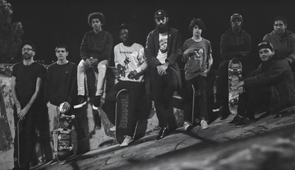 Illustration pour Exclu&nbsp;: Une virée nocturne en skateboard avec le nouveau clip de Xinobi