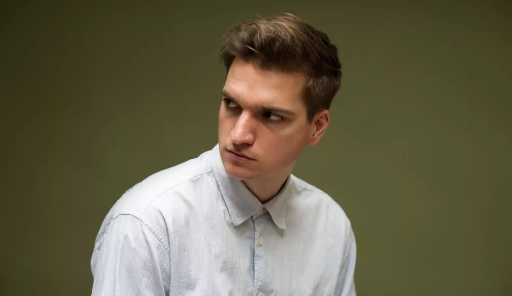 Illustration pour Fyfe&nbsp;: « On dit souvent aux hommes qu&rsquo;ils ne doivent pas montrer leurs émotions, et c&rsquo;est ridicule »