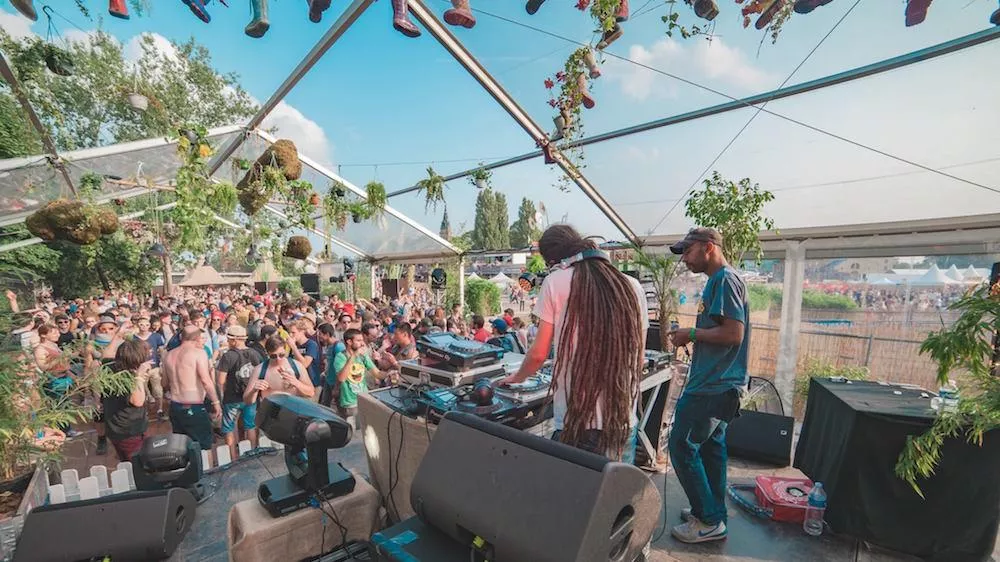 Illustration pour cabaret vert