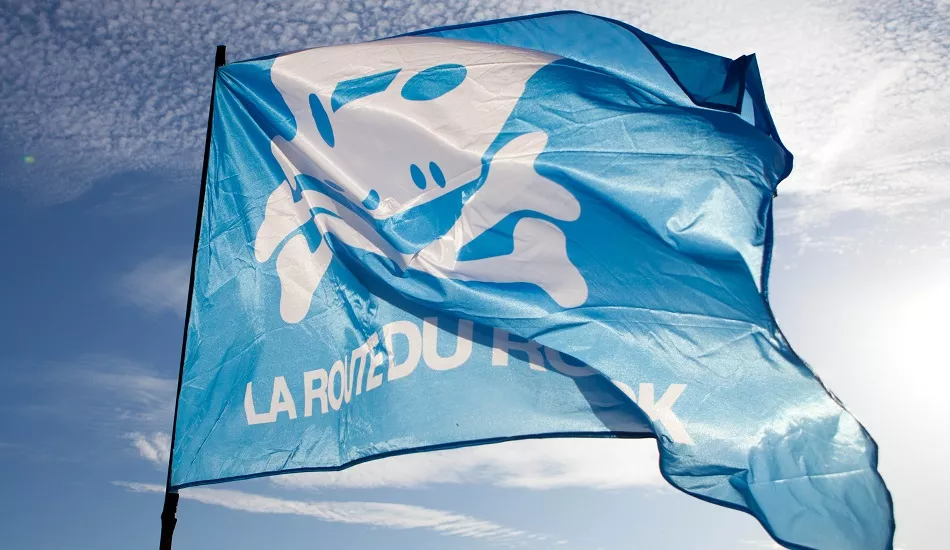 Illustration pour Du fumier déversé aux abords de la Route du Rock à quelques heures de l&rsquo;ouverture du festival