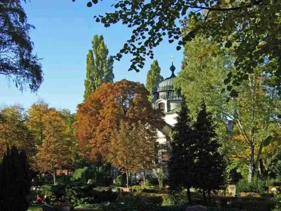 Illustration pour 5-alter_st-matthaus-kirchhof