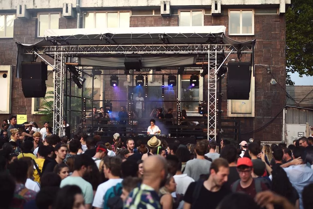 Illustration pour j5-olivia-10