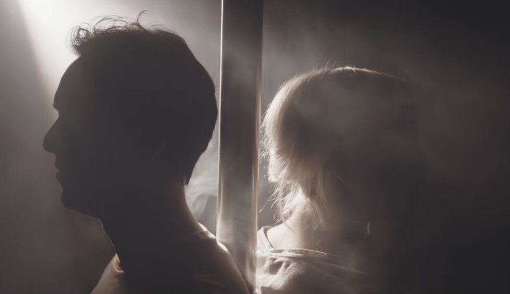 Illustration pour A voir&nbsp;: « Sous Garantie », le premier clip poétique de Malik Djoudi