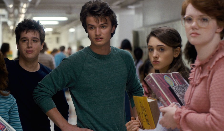 Illustration pour Joe Keery (qui joue Steve Harrington dans Stranger Things) a sorti un morceau de rock psyché