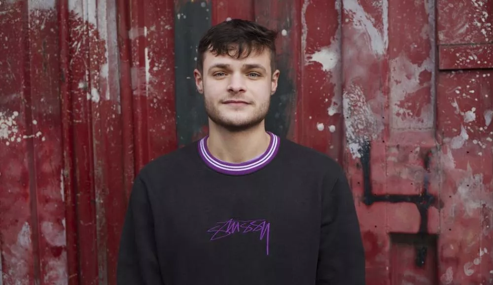 Illustration pour Coup de pouce&nbsp;: Sam Shure