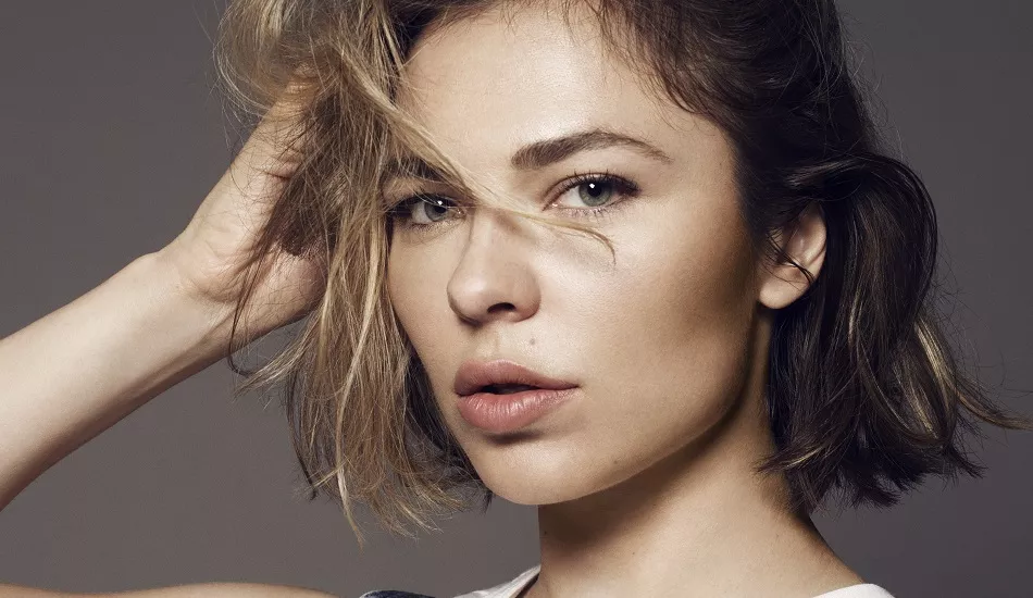 Illustration pour Nina Kraviz remixe Marie Davidson sur « Workaholic Paranoid Bitch »