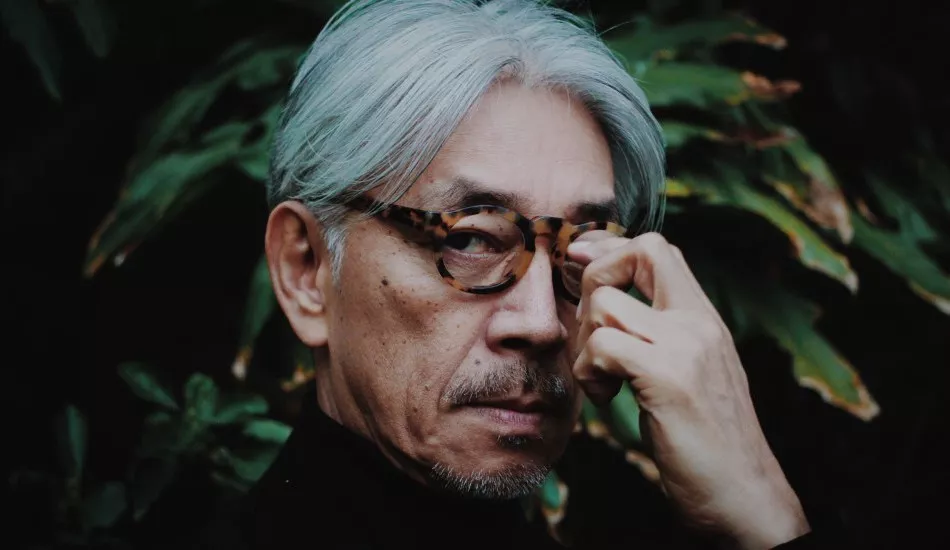 Illustration pour A voir&nbsp;: un documentaire sur Ryuichi Sakamoto et son piano sauvé du Tsunami