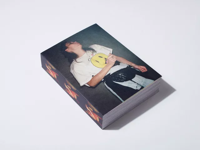 Illustration pour Plastic_Dreams_02 copie