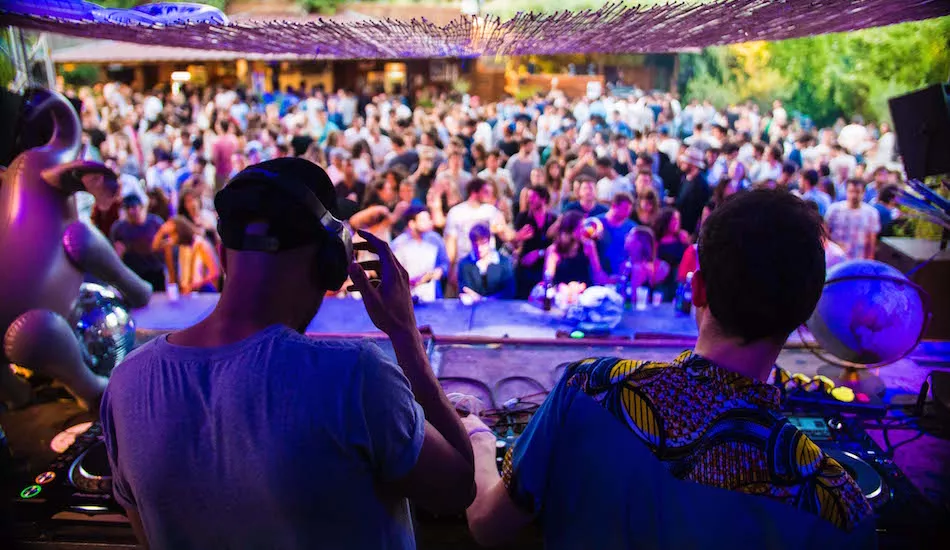 Illustration pour LaPlage de Glazart est de retour pour animer votre été !