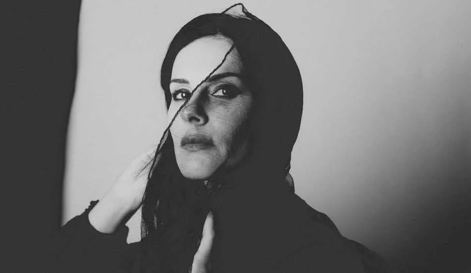 Illustration pour Exclu&nbsp;: Embarquez pour une techno sombre avec « My Heart Bleeds Black » de Rebekah