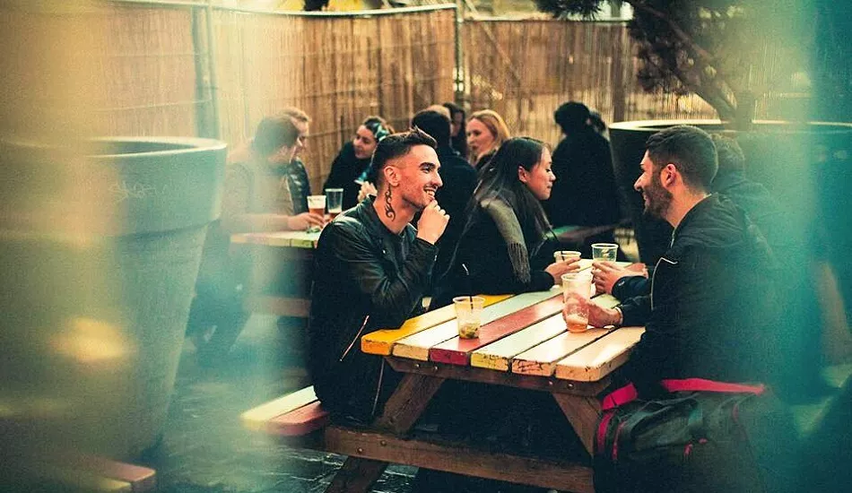 Illustration pour Les « Apéros du Garage », l&rsquo;un des meilleurs spots d&rsquo;afterwork de Paris, sont de retour !