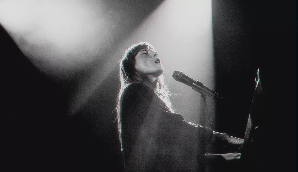 Illustration pour Les 3 éléphants&nbsp;: coup de foudre à Laval-hill