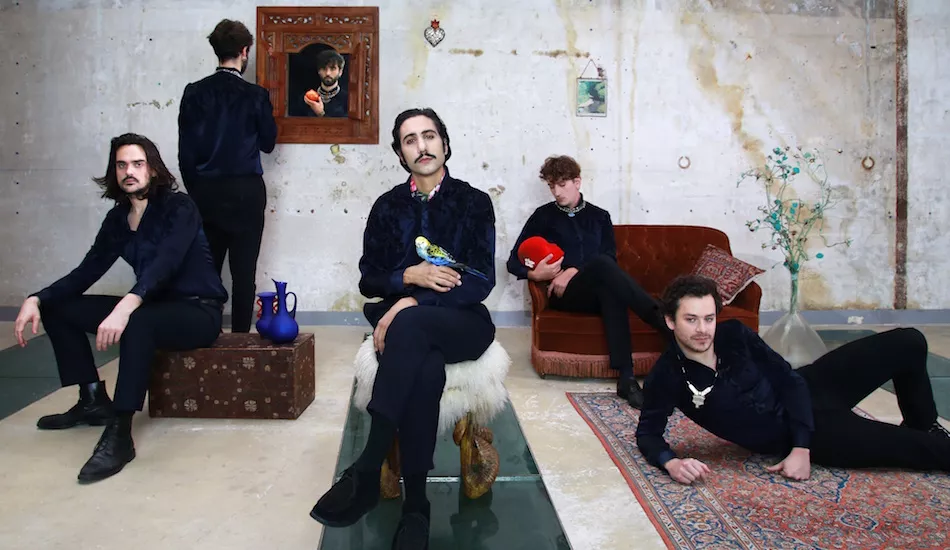 Illustration pour Feu! Chatterton victime d&rsquo;envoûtement dans son dernier clip