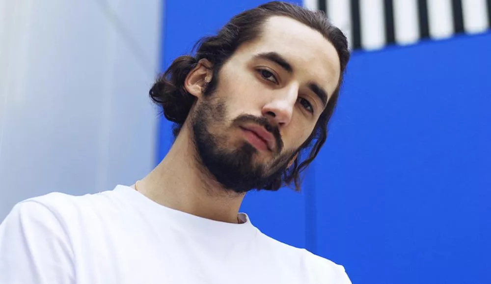 Illustration pour Lomepal et L&rsquo;Impératrice t’emmènent « Là-haut » avec leur nouvelle collab