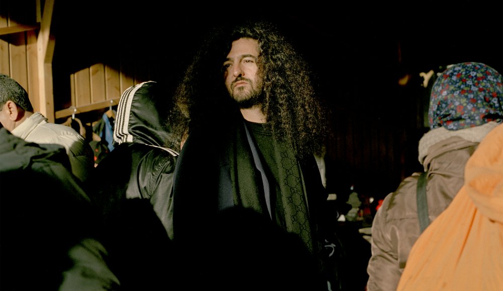 Illustration pour Chaton, pudique impudeur