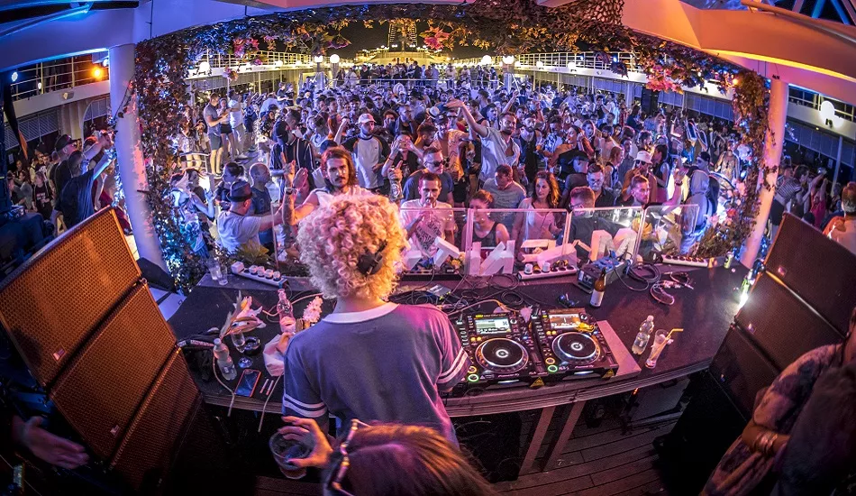 Illustration pour MDRNTY Cruise&nbsp;: quand la croisière s&rsquo;amuse