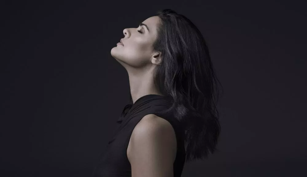 Illustration pour Doucement mais sûrement, Anna devient l&rsquo;une des plus grandes DJs de la planète