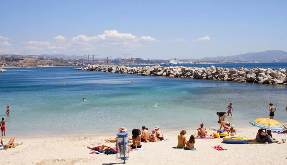 Illustration pour Ce dimanche et les pieds dans le sable, Tsugi Radio en direct du closing de Marsatac