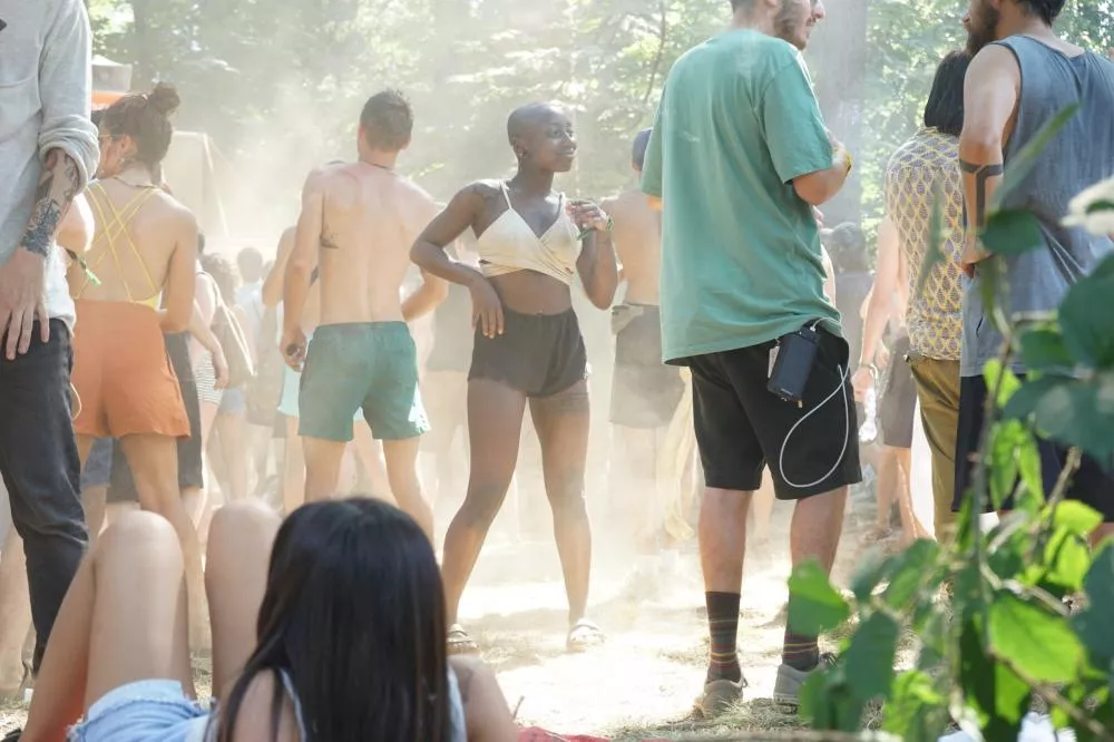 Illustration pour 13. Crowd GB (4)