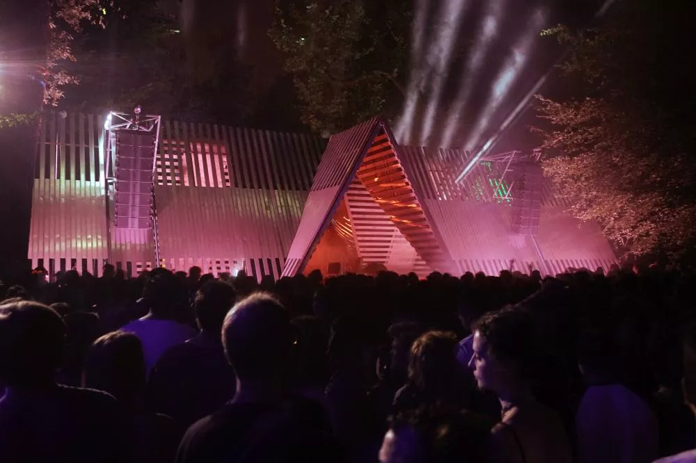 Illustration pour Powder Alpha Stage GB